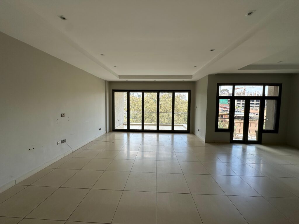 Spacious 3 Bedroom Apartment with DSQ