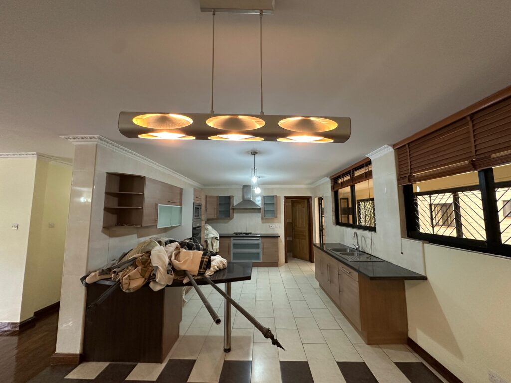 Executive 3-Bedroom Apartment with DSQ