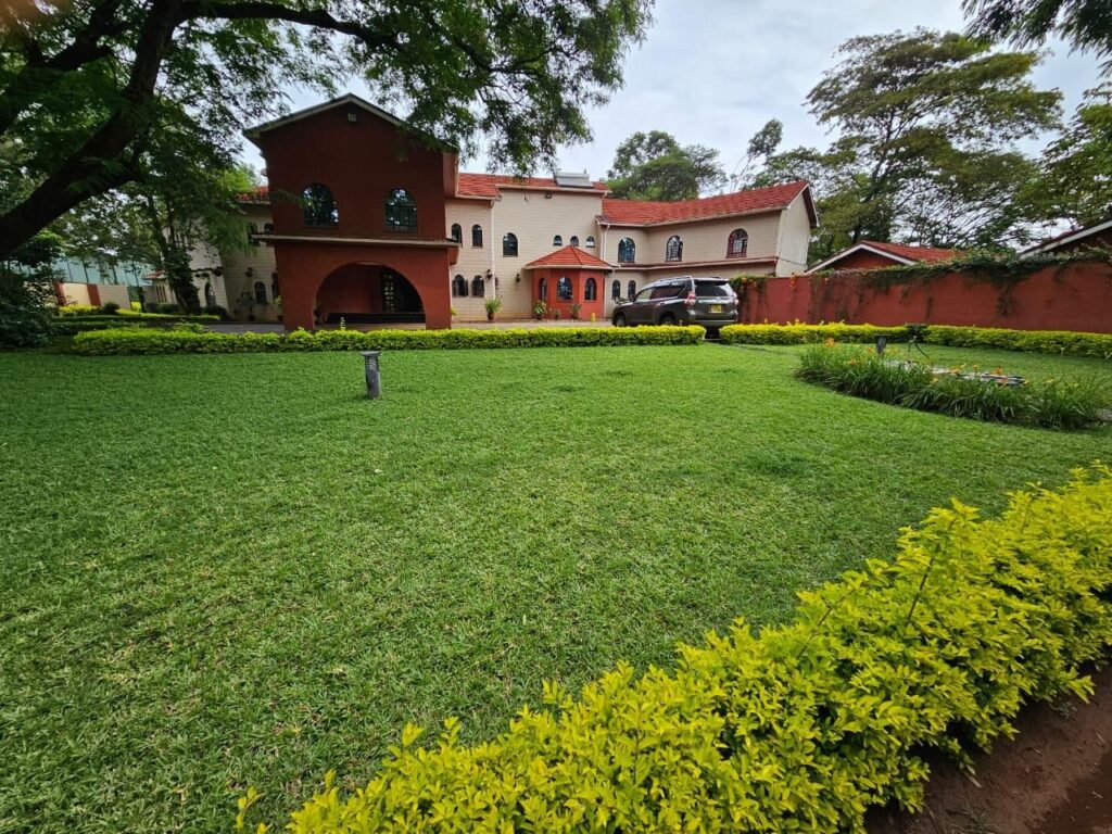 12-Bedroom House for Rent