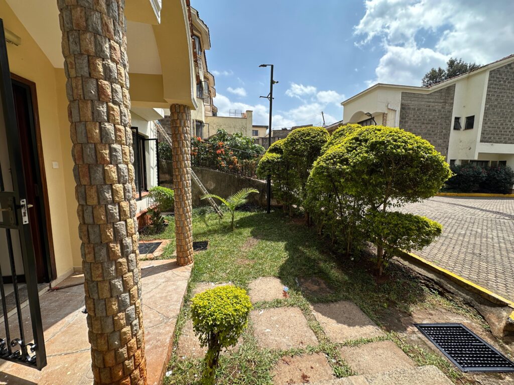 4-Bedroom Townhouse with DSQ