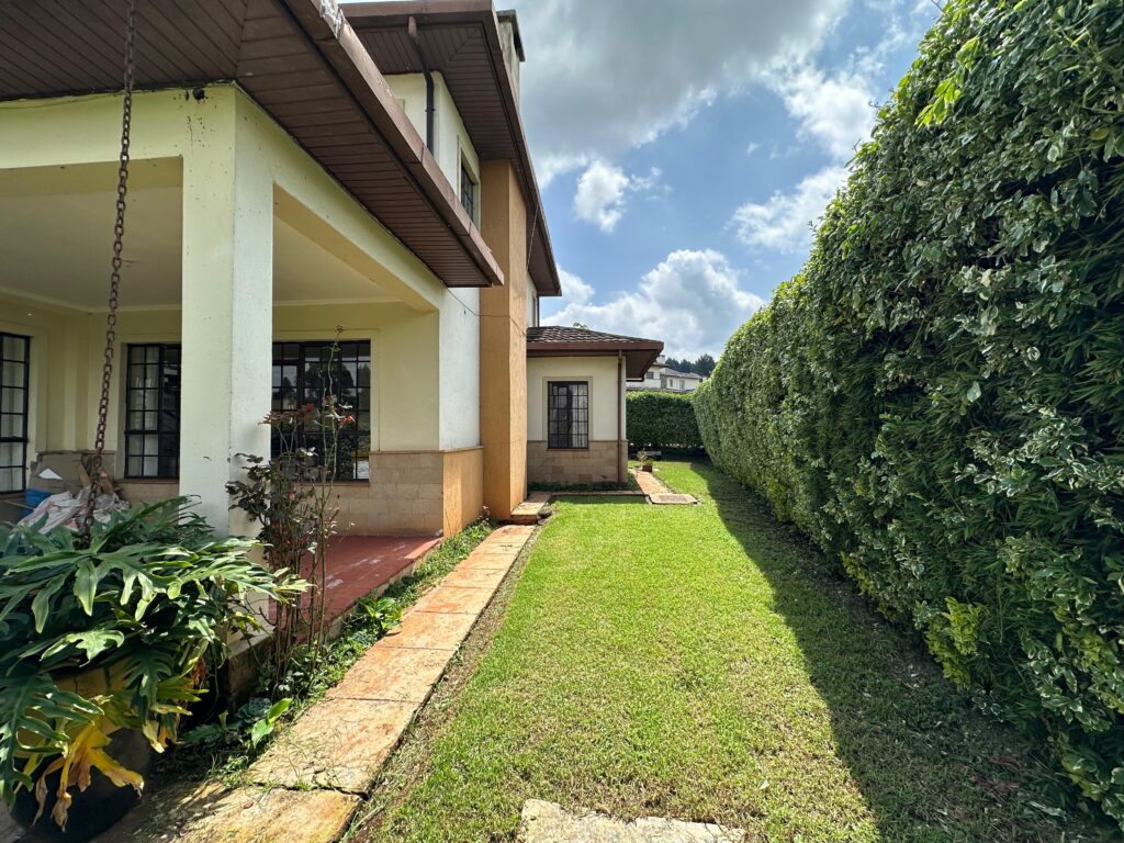 4-Bedroom House with DSQ for Rent