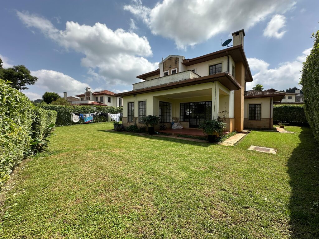 4-Bedroom House with DSQ for Rent