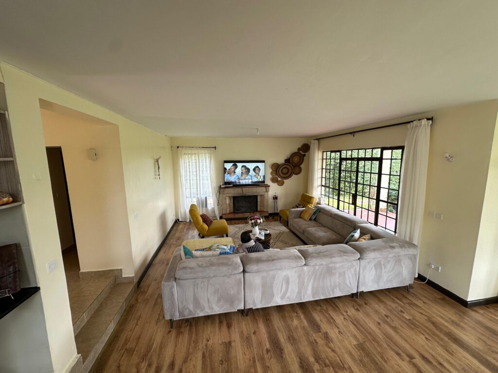 4-Bedroom House with DSQ for Rent